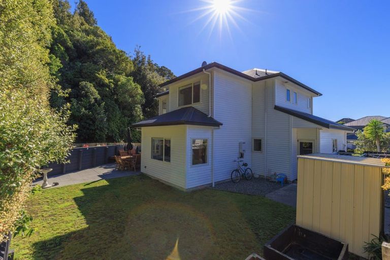 Photo of property in 6 Chippenham Grove, Churton Park, Wellington, 6037