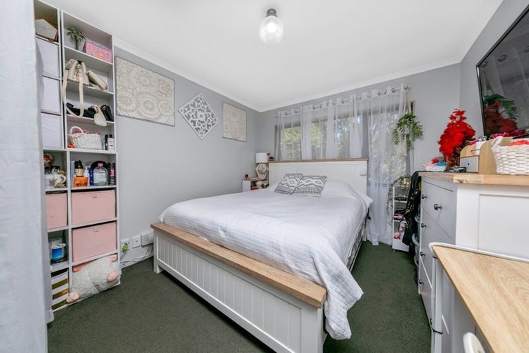 Photo of property in 63 Claverdon Drive, Massey, Auckland, 0614