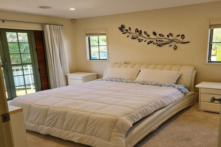 Photo of property in 24 Parkwood Crescent, Gulf Harbour, Whangaparaoa, 0930