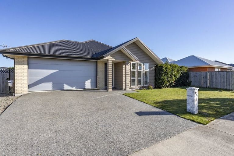 Photo of property in 15 Brockelbank Drive, Kaiapoi, 7630