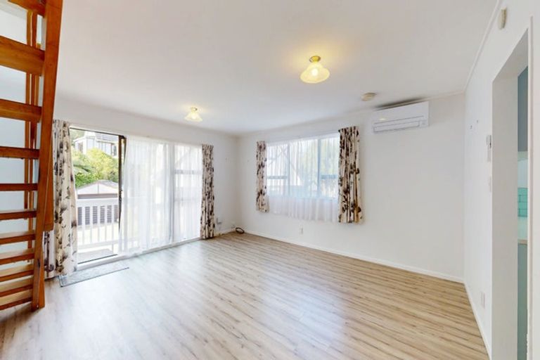 Photo of property in 4/75 Delhi Crescent, Khandallah, Wellington, 6035