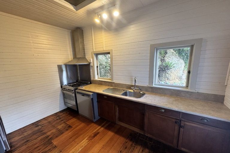 Photo of property in 4 Butt Street, Brooklyn, Wellington, 6021