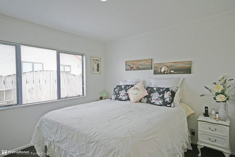 Photo of property in 107b Ocean Road, Whangamata, 3620