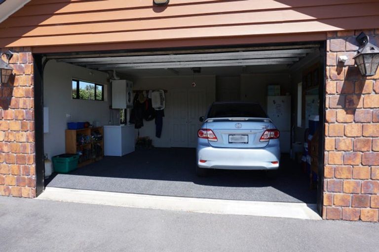 Photo of property in 66 Pohutukawa Drive, Levin, 5571