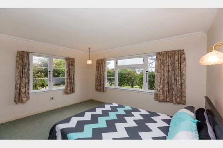 Photo of property in 17 Puriri Terrace, Roslyn, Palmerston North, 4414