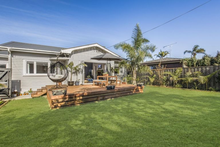 Photo of property in 96 Harris Street, Pukekohe, 2120