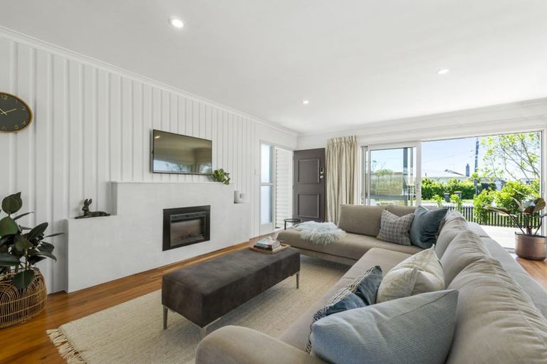 Photo of property in 1/33 Exmouth Road, Northcote, Auckland, 0627