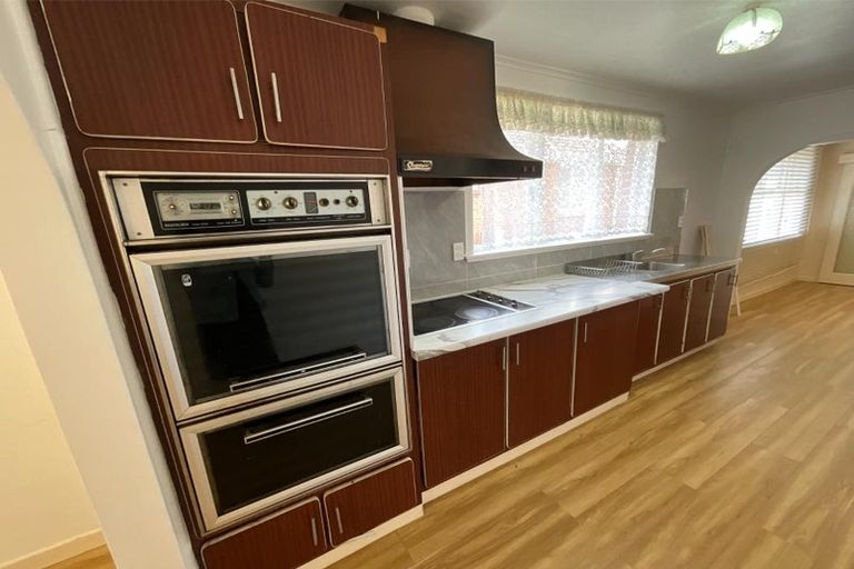 Photo of property in 1/204 Edmonton Road, Te Atatu South, Auckland, 0610