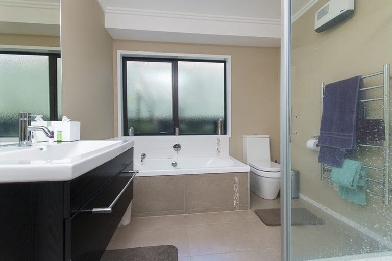 Photo of property in 1 Ludlow Place, Pukekohe, 2120