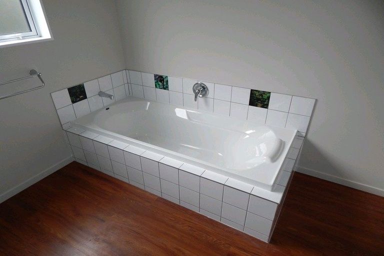 Photo of property in 24 Peel Street, Westport, 7825