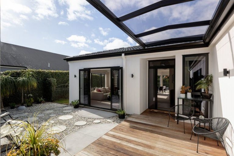 Photo of property in 5 Piha Close, Papamoa Beach, Papamoa, 3118