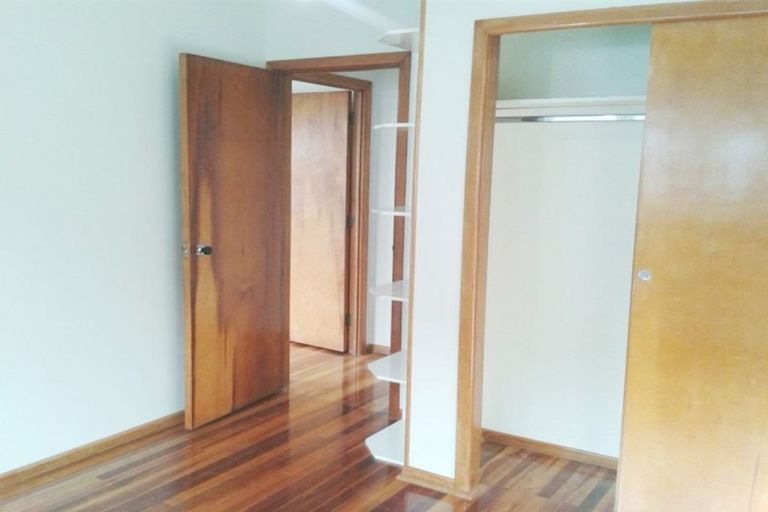 Photo of property in 20a Amberley Avenue, Te Atatu South, Auckland, 0610