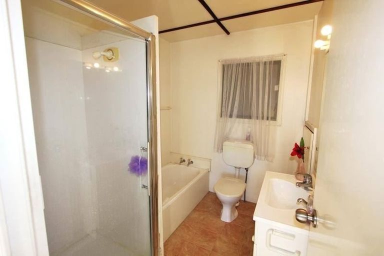 Photo of property in 53 Don Buck Road, Massey, Auckland, 0614