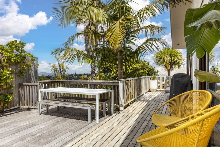 Photo of property in 5/254 Glenvar Road, Torbay, Auckland, 0630