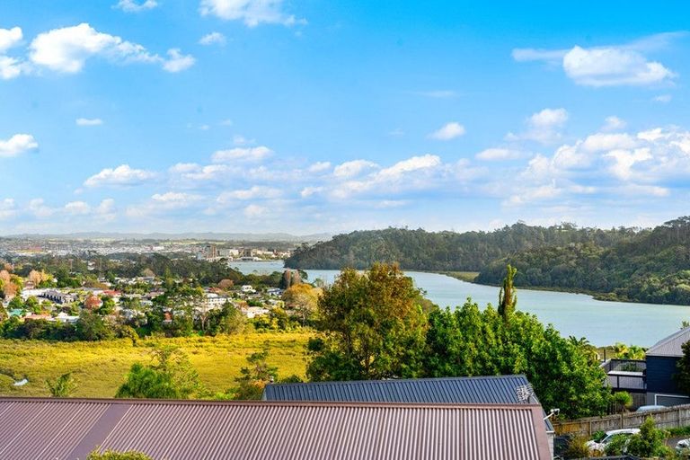 Photo of property in 7 Arcadia Crescent, Bayview, Auckland, 0629