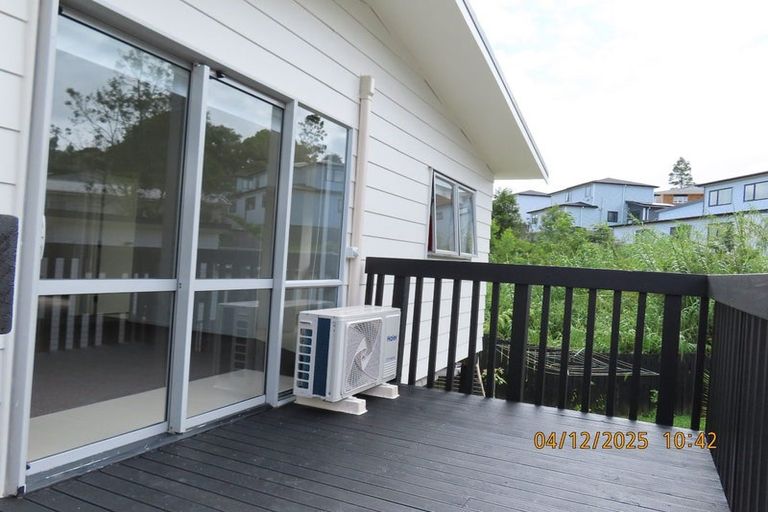 Photo of property in 15 Fernhaven Place, Massey, Auckland, 0614