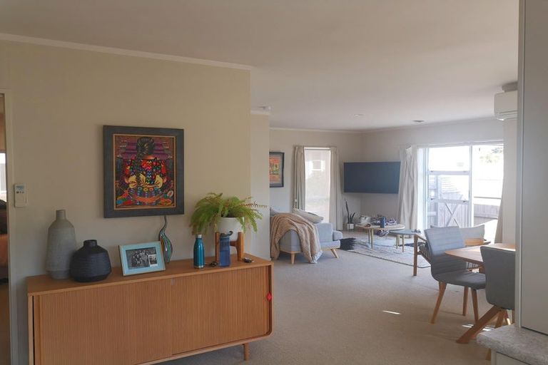 Photo of property in 1/94 Nile Road, Milford, Auckland, 0620