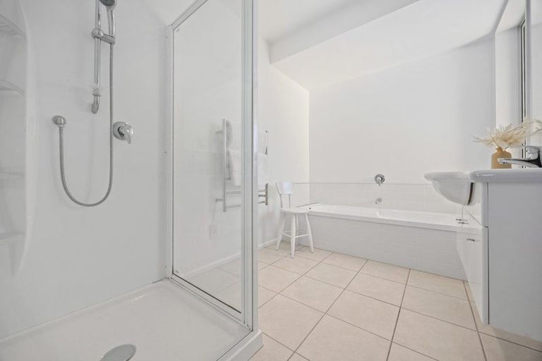 Photo of property in 44 Somerfield Street, Somerfield, Christchurch, 8024