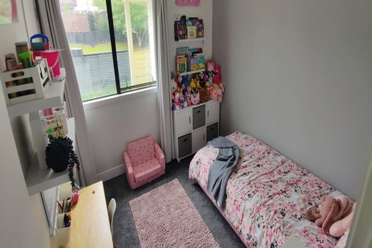 Photo of property in 95 Keegan Drive, Massey, Auckland, 0614