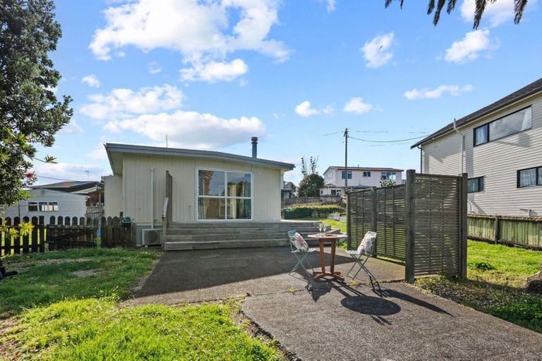 Photo of property in 52 One Tree Point Road, One Tree Point, 0118