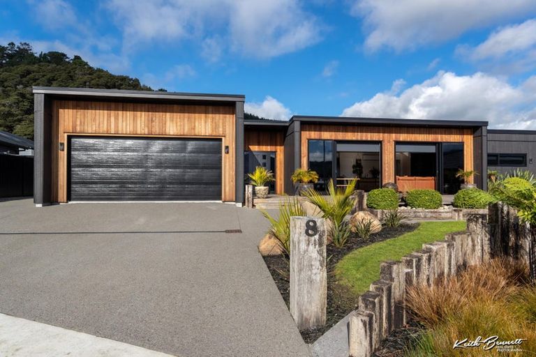 Photo of property in 8 Fenwick Crescent, Wallaceville, Upper Hutt, 5018