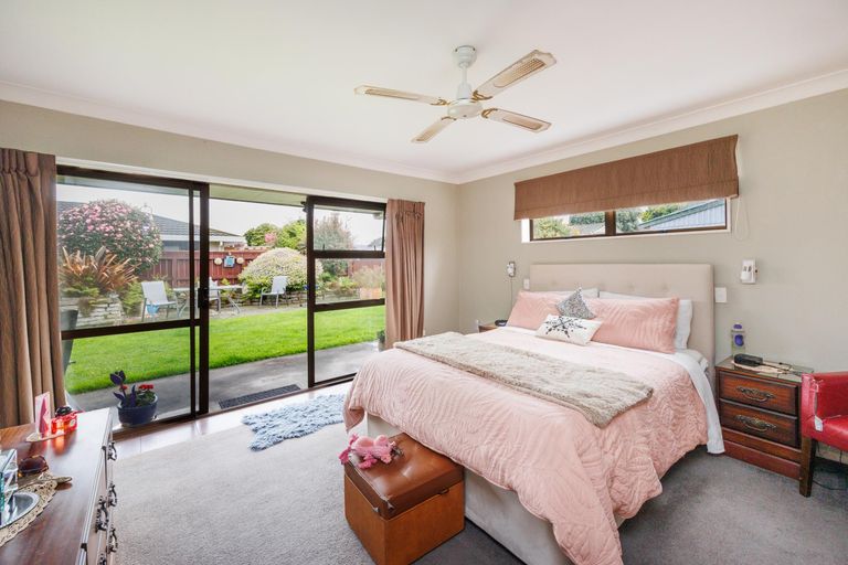 Photo of property in 135 Amberley Avenue, Highbury, Palmerston North, 4412