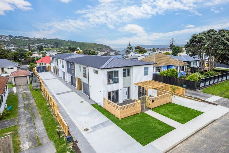 Photo of property in 12 Mana Avenue, Titahi Bay, Porirua, 5022
