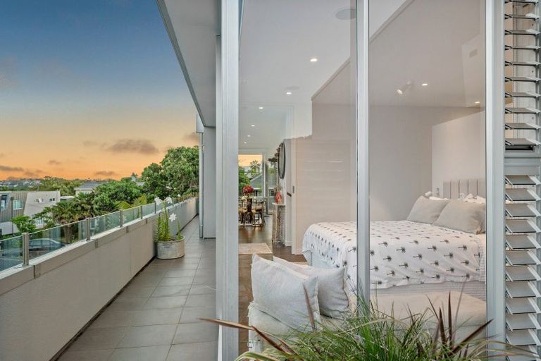 Photo of property in 2/2a Earnoch Avenue, Takapuna, Auckland, 0622