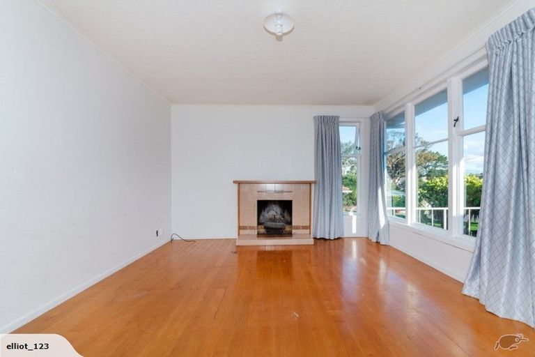 Photo of property in 12 Poto Street, Te Atatu South, Auckland, 0610