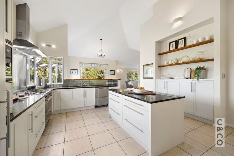 Photo of property in 832 Old North Road, Waimauku, 0882