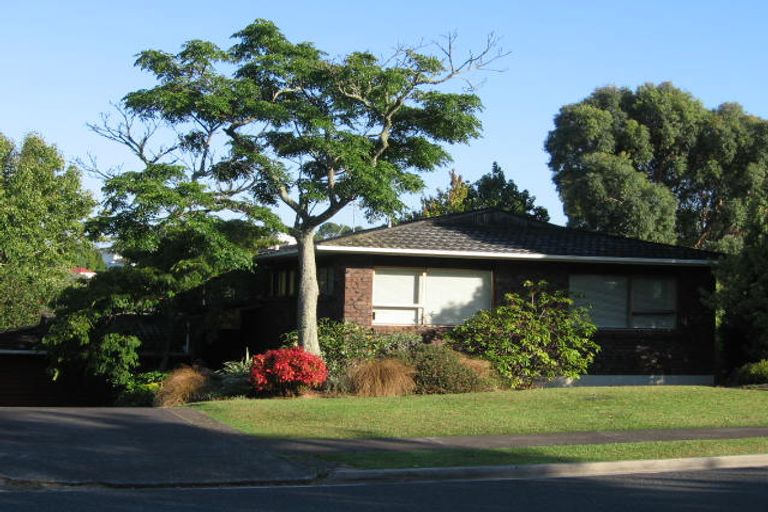 Photo of property in 14 Oaktree Avenue, Browns Bay, Auckland, 0630