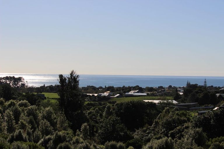 Photo of property in 6 Ekuarangi Place, Kaitake, New Plymouth, 4374