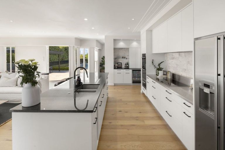 Photo of property in 65 Braid Road, St Andrews, Hamilton, 3200