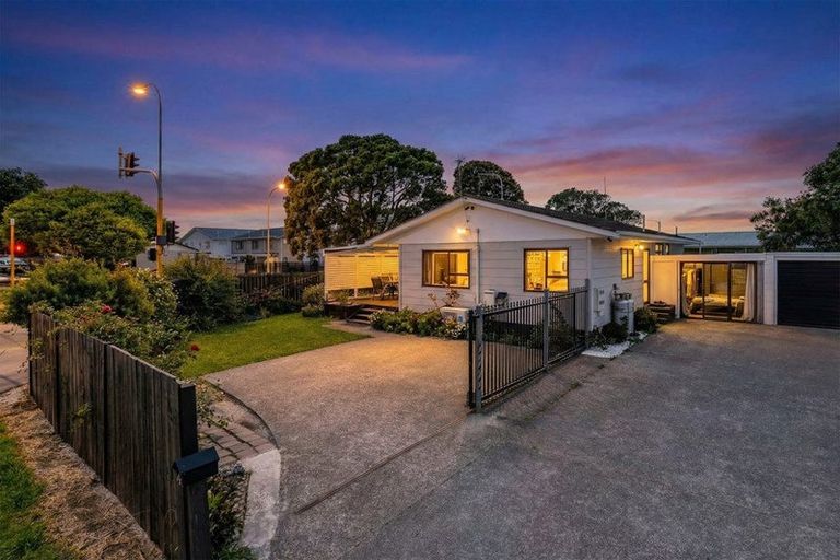 Photo of property in 1/2 Burundi Avenue, Clendon Park, Auckland, 2103