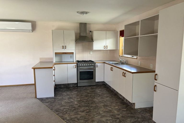 Photo of property in 3 Claverley Gardens, Avonhead, Christchurch, 8042