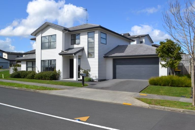 Photo of property in 2 Mccathie Drive, Flat Bush, Auckland, 2019
