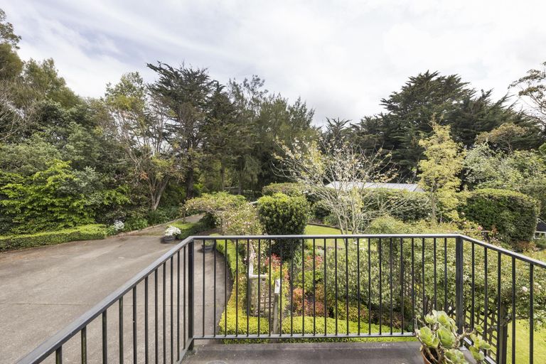 Photo of property in 212 Polson Hill Drive, Aokautere, Palmerston North, 4471
