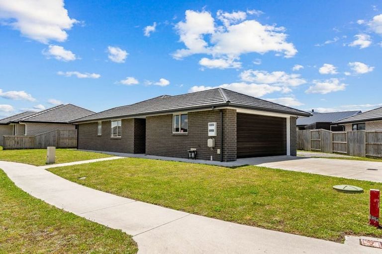 Photo of property in 12 Saint Michaels Crescent, Kelburn, Wellington, 6012
