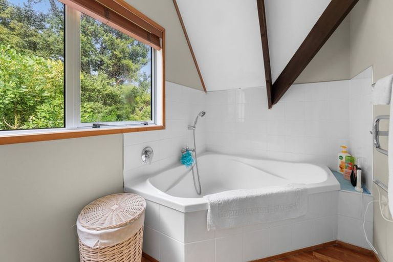 Photo of property in 299 Titirangi Road, Titirangi, Auckland, 0604