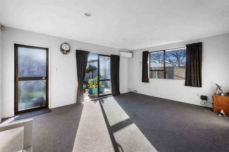 Photo of property in 122 Tilford Street, Woolston, Christchurch, 8062