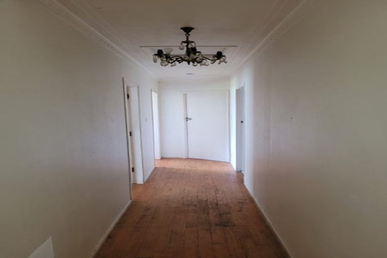 Photo of property in 15 Shirley Avenue, Papakura, 2110