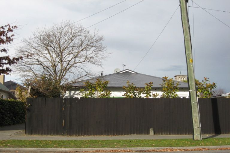 Photo of property in 2/52 Hawkesbury Avenue, St Albans, Christchurch, 8014