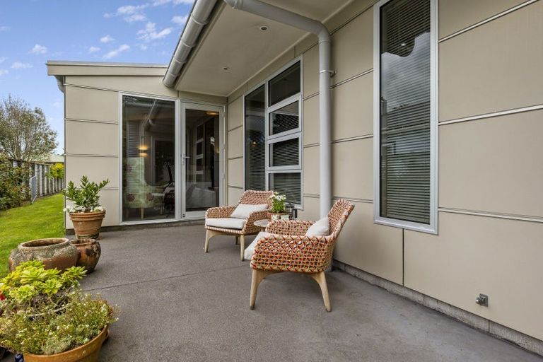 Photo of property in 10 Olivia Street, Stratford, 4332