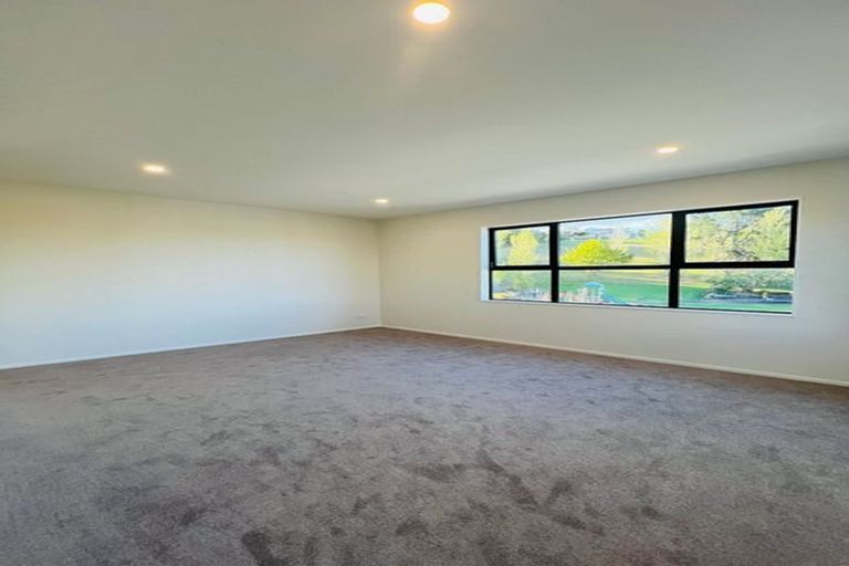 Photo of property in 46 Topliss Drive, Northcross, Auckland, 0632