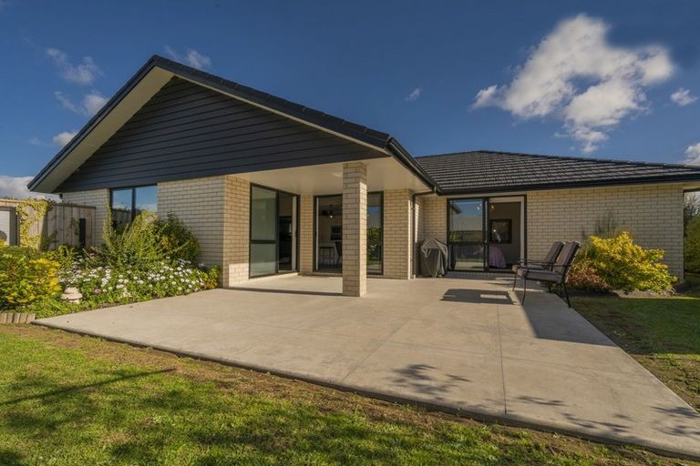 Photo of property in 2 Debenham Drive, Whitianga, 3510