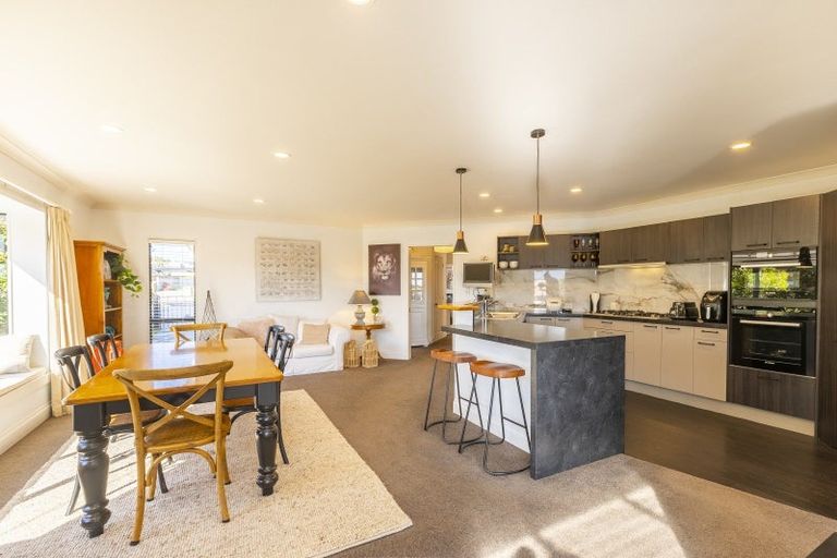 Photo of property in 32 Millennium Hill, Paraparaumu, 5032