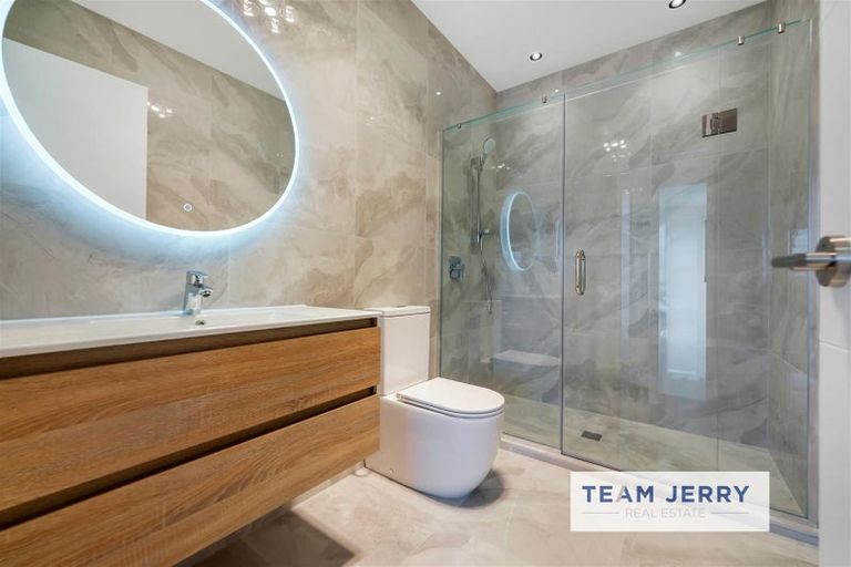 Photo of property in 5 Puihi Crescent, Massey, Auckland, 0614