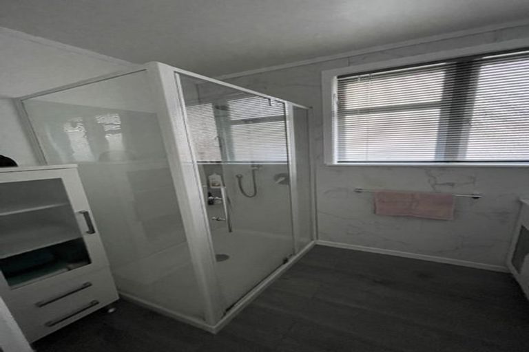 Photo of property in 7 Norman Road, Titirangi, Auckland, 0604