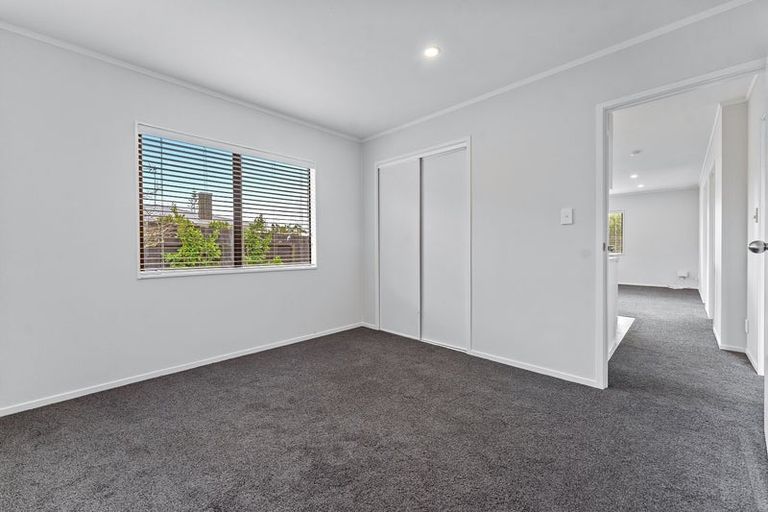 Photo of property in 2/222 Birkdale Road, Birkdale, Auckland, 0626