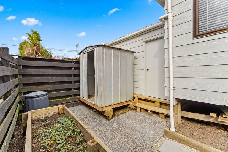 Photo of property in 2/222 Birkdale Road, Birkdale, Auckland, 0626